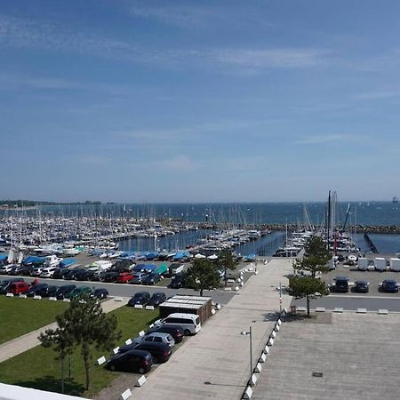 Panoramablick Und Den Strand Direkt Vor Der Tuer Apartment Kiel Exterior photo